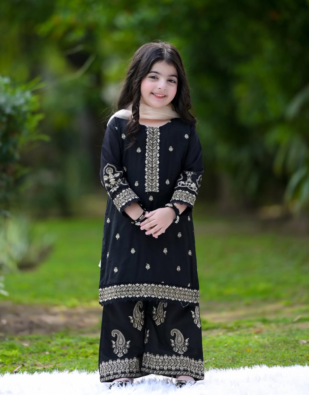 Saanvi Black Classic Set