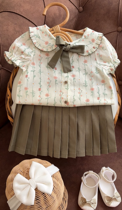 Classy Little Diva Looks Pleated Skirt Set