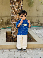 Cool Blue Tee & Classic White Pants Look